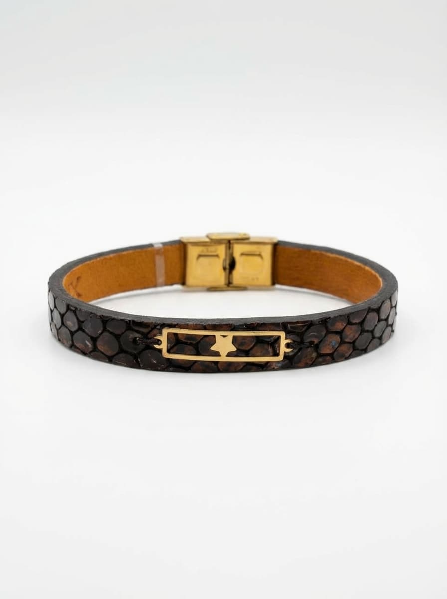 دستبند چرم دخترانه و پسرانه با پلاک طلا برند  ماهلین 